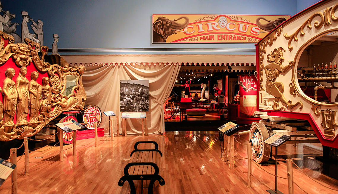 item 8 of Gallery image - Exhibición dentro del Museo Ringling Circus en Sarasota Florida