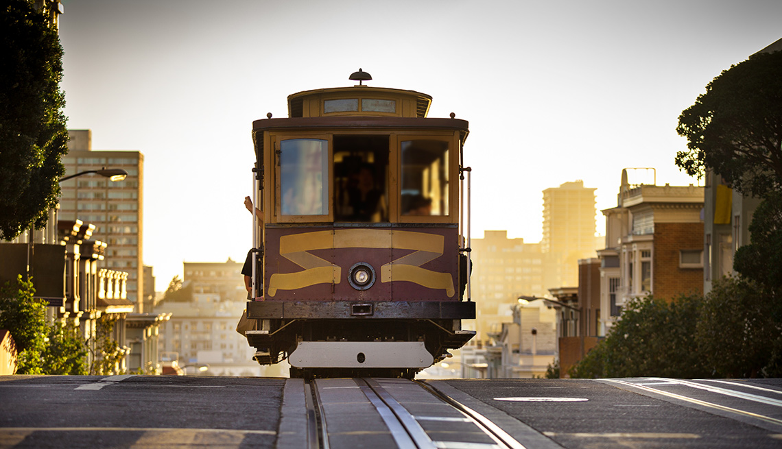 item 5 of Gallery image - California Street Cable Car