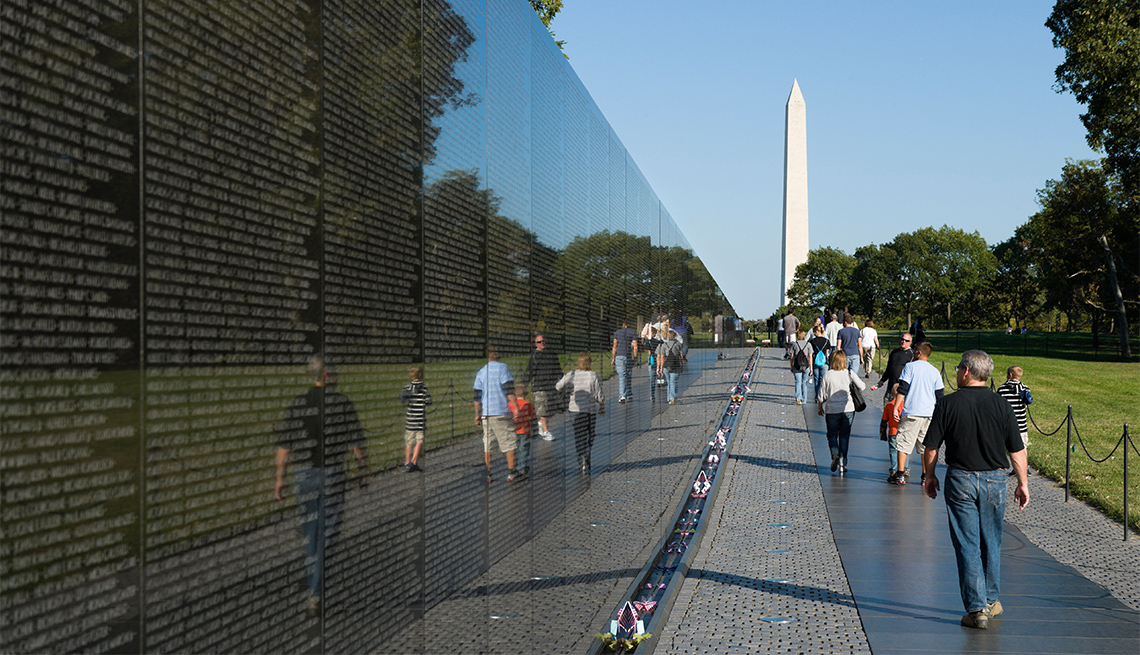 Vietnam Veterans Memorial with the Washington Monument behind