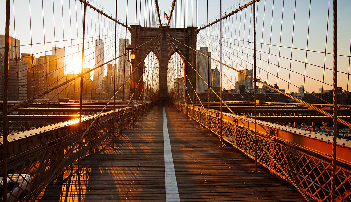 new york city brooklyn bridge at sunrise
