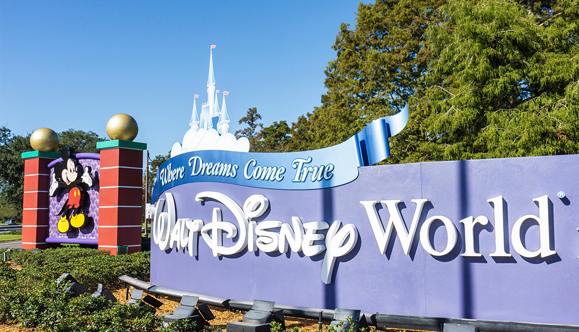 Walt Disney World Resort entrance sign