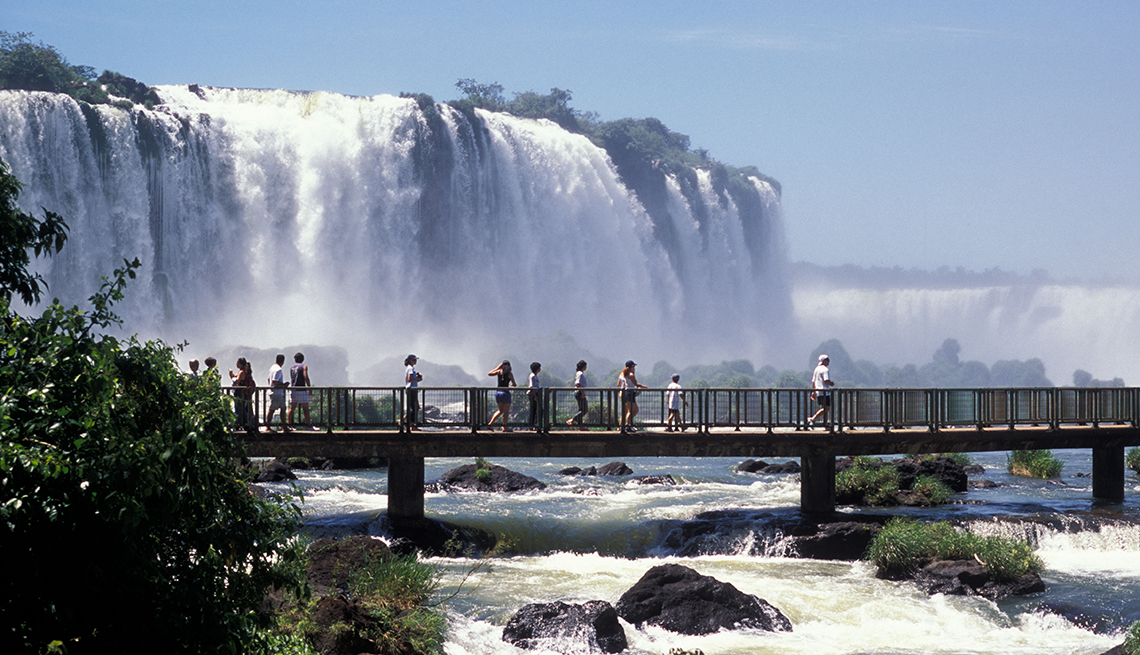 Cataratas de Iguazú, Argentina - De viaje por los países más felices de América Latina