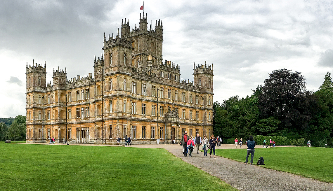  Highclere Castle Setting for Downton Abbey in Hampshire, England, Affordable United Kingdom, Travel