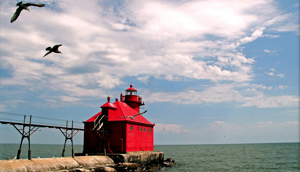 North Pierhead Lighthouse, at the mouth of the Sturgeon Bay Ship Canal