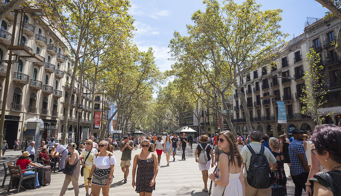 Pedestrians, Las Ramblas, Barcelona Tourism Down