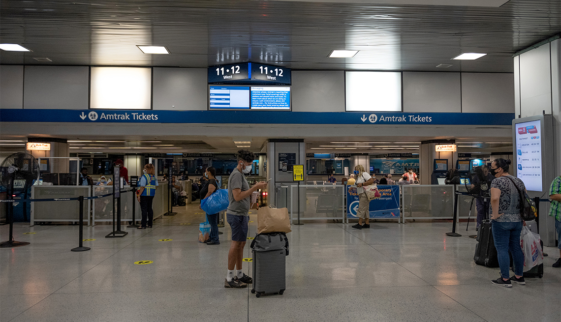 amtrak penn station checked baggage