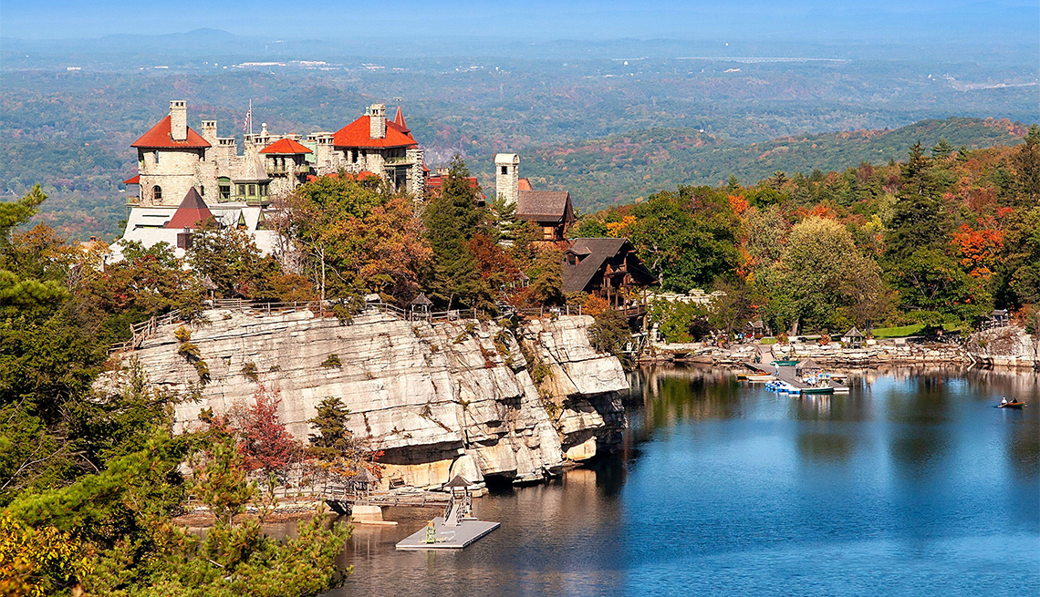 item 1 of Gallery image - Panorámica de Mohonk Mountain House
