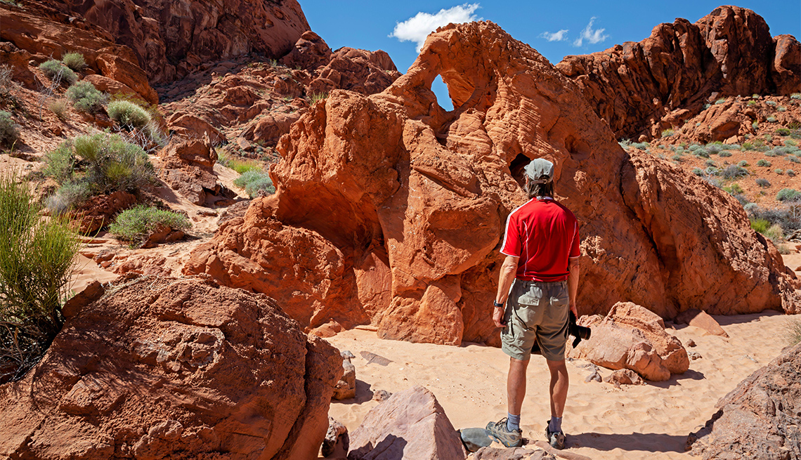 Natural Arches Trail in Valley of Fire State Park