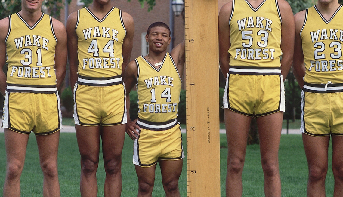 Basketball player Tyrone Curtis Muggsy Bogues with Wake Forest teammates