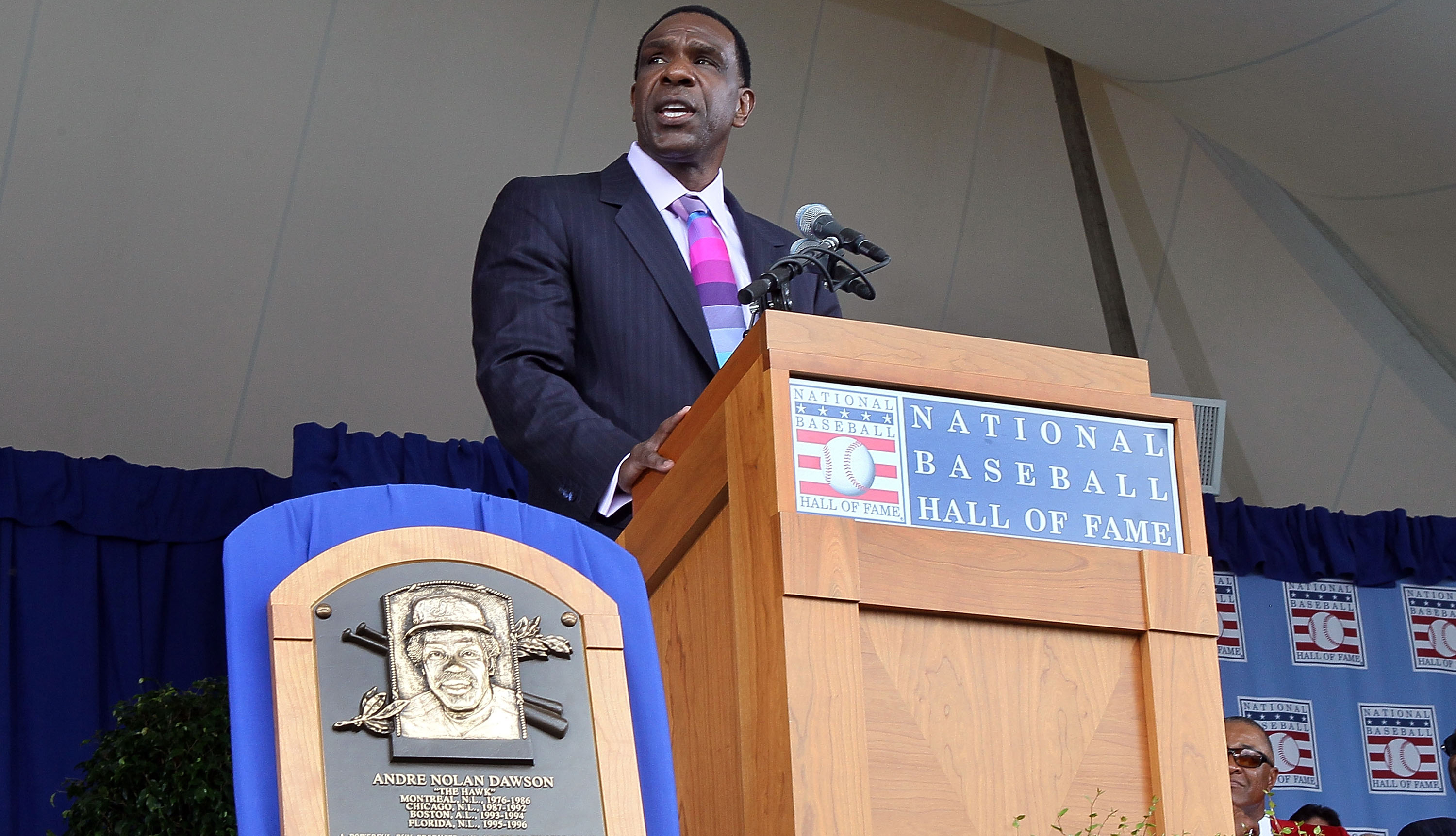 Andre Dawson is inducted into the hall of fame