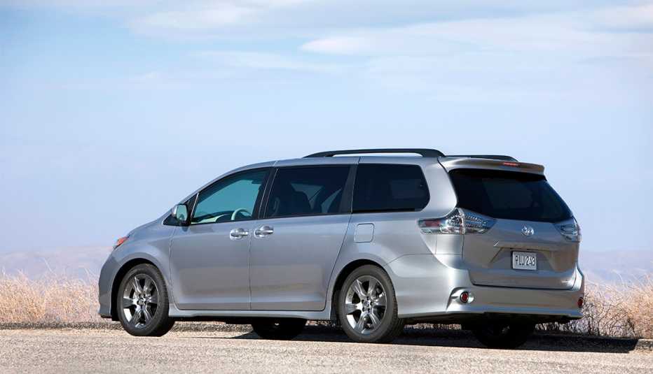 silver Toyota Sienna