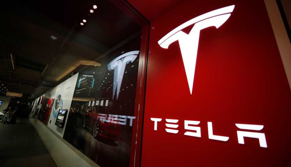 Tesla logo