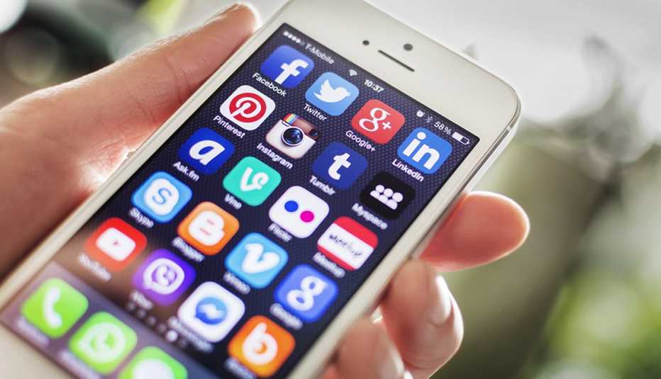 Smartphone Users Moving to Apps