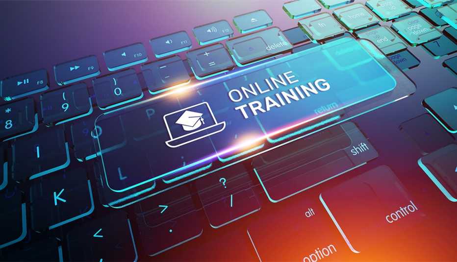 online training button on computer keyboard