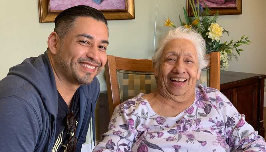 juan lopez and his mother juanita zavaleta