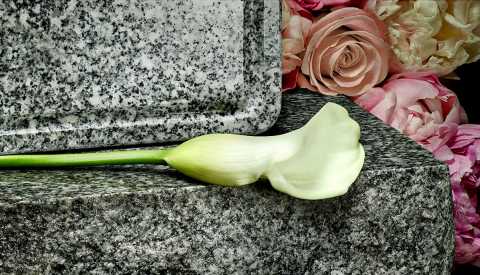 Smart Ways to Cover the Costs of a Funeral Smart Ways to Cover the Costs of a Funeral