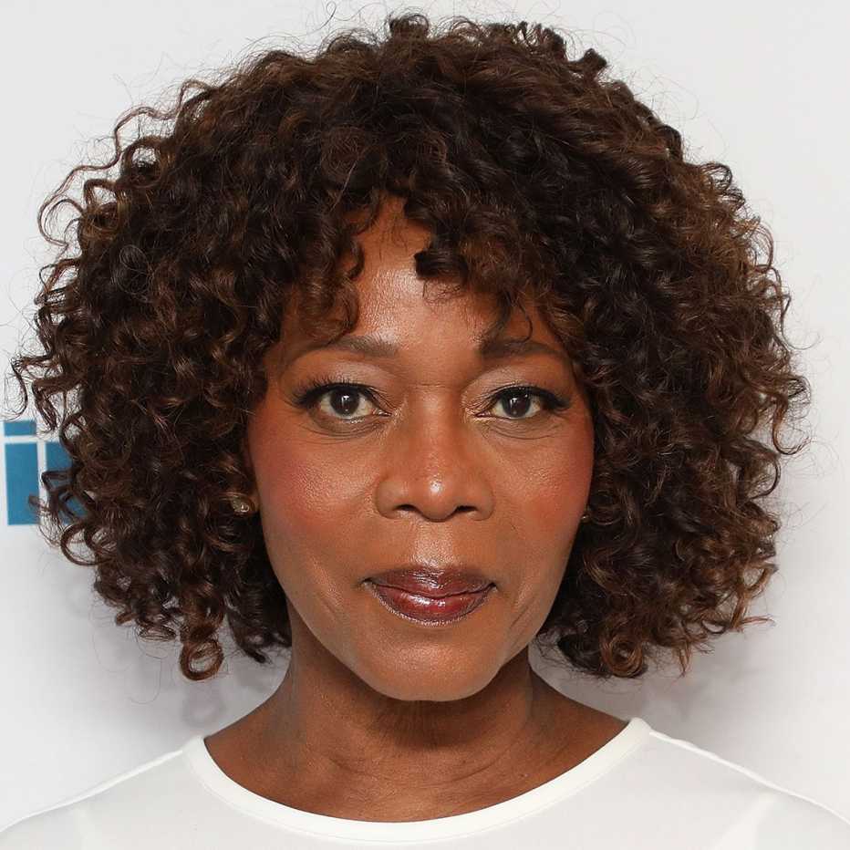 Alfre Woodard has a tightly textured ringlet bob