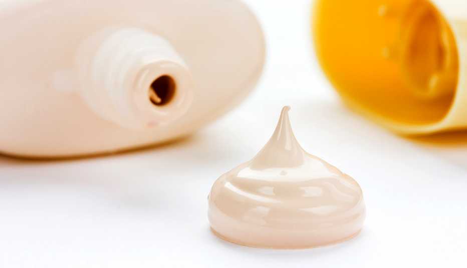 A tinted moisturizing sunscreen does it all