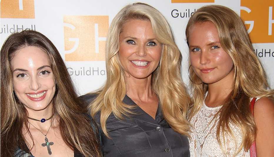Christie Brinkley & Daughters