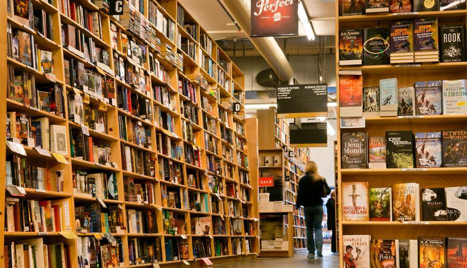 Powell's City of Books bookstore in Portland, Oregon Powell's City of Books bookstore in Portland, Oregon