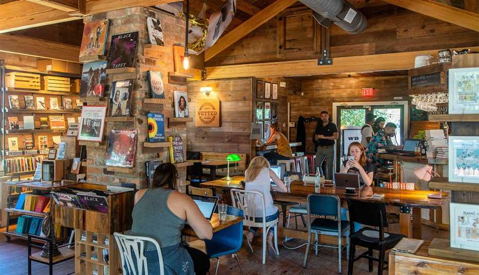 The Wild Detectives, West Eighth Street, Dallas, Texas