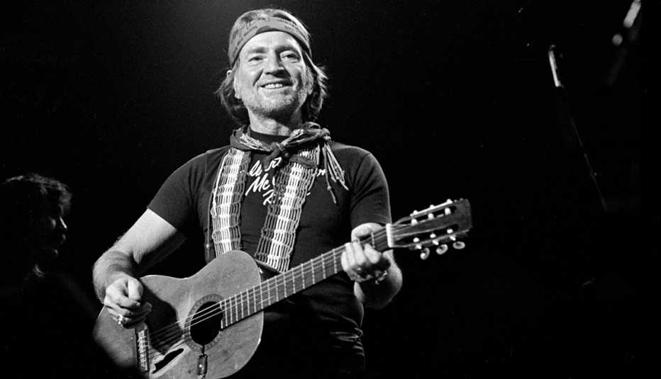 willie nelson performing live in atlanta georgia in nineteen eighty one willie nelson performing live in atlanta georgia in nineteen eighty one