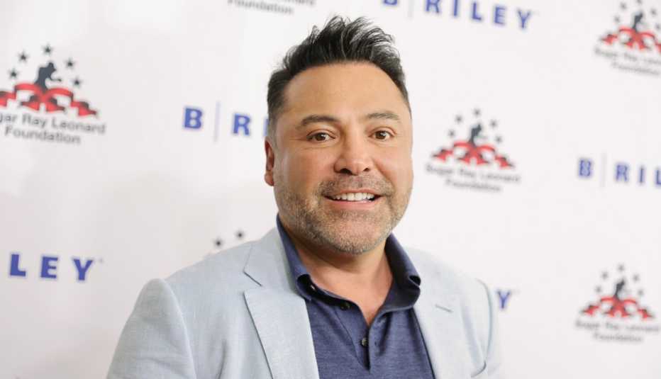 oscar de la hoya at the eleventh annual sugar ray leonard foundation in beverly hills california oscar de la hoya at the eleventh annual sugar ray leonard foundation in beverly hills california