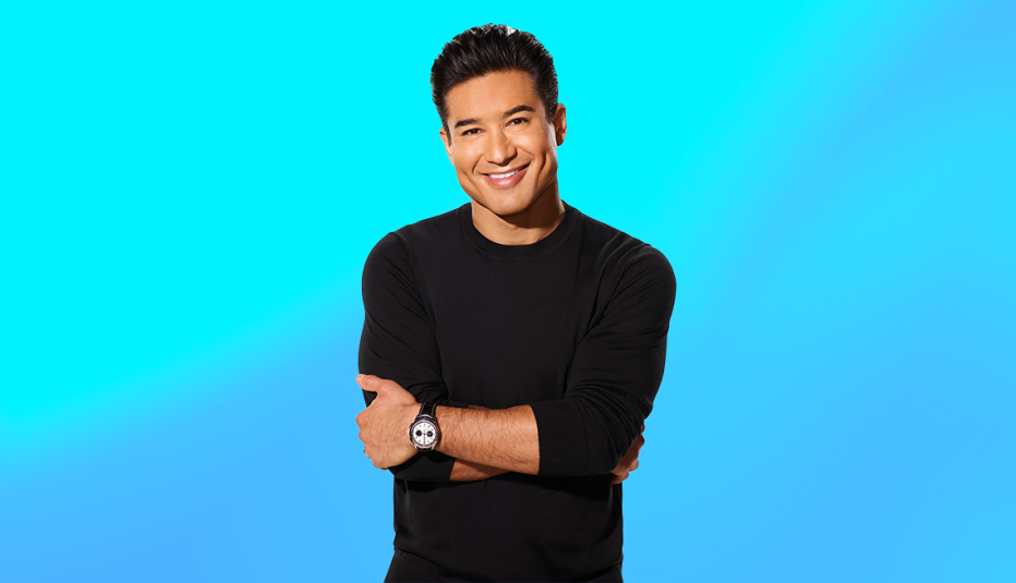 mario lopez against blue ombre background