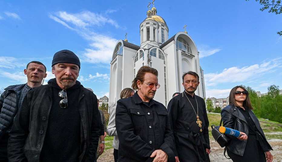 U2 and other celebrities in support of Ukraine