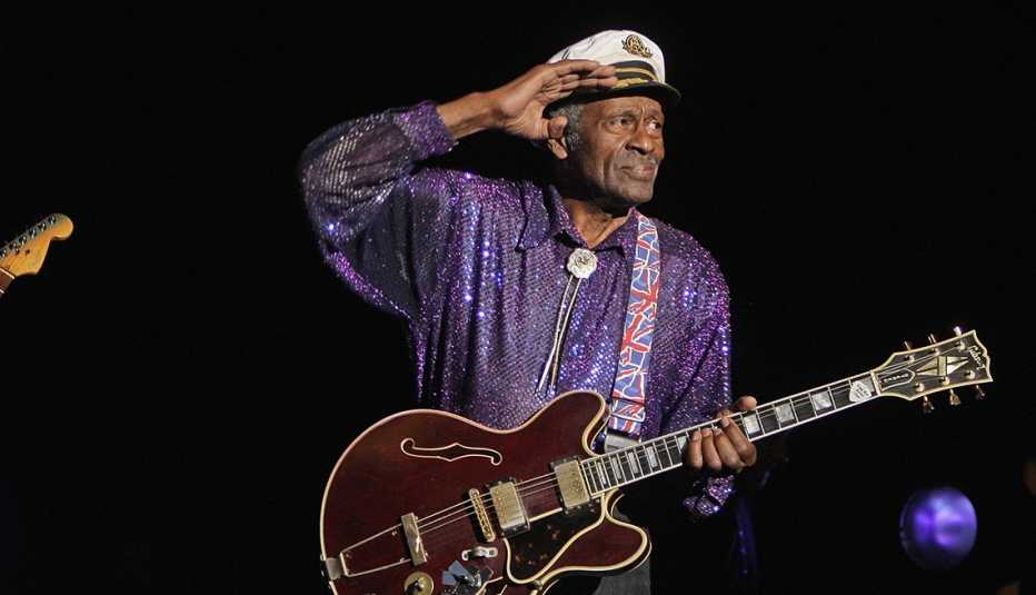 Singer Chuck Berry performs at the 'Les Legendes Du Rock and Roll' concert at the Zenith on November 14, 2008 in Paris, France.