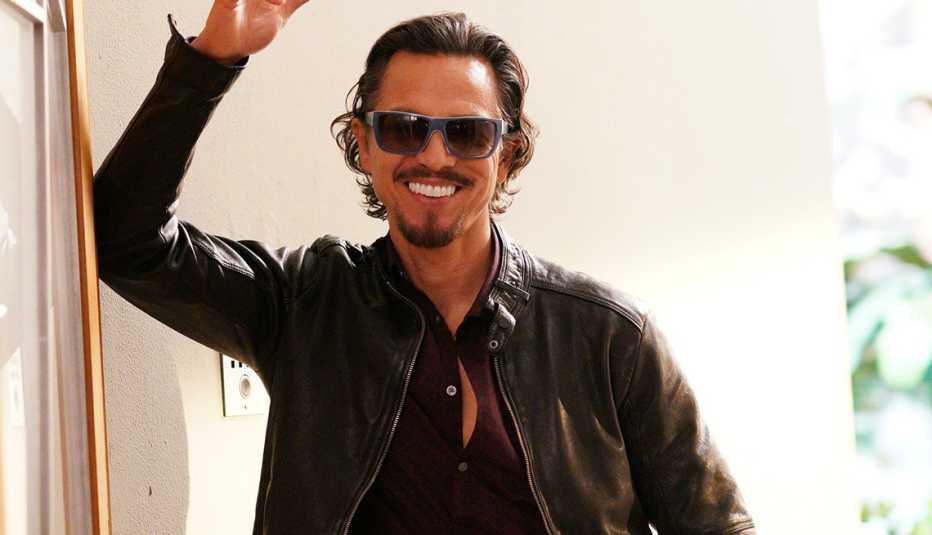 Actor Benjamin Bratt on Modern Family Actor Benjamin Bratt on Modern Family
