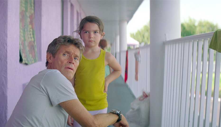 Willem Dafoe and Brooklynn Prince in 'The Florida Project'