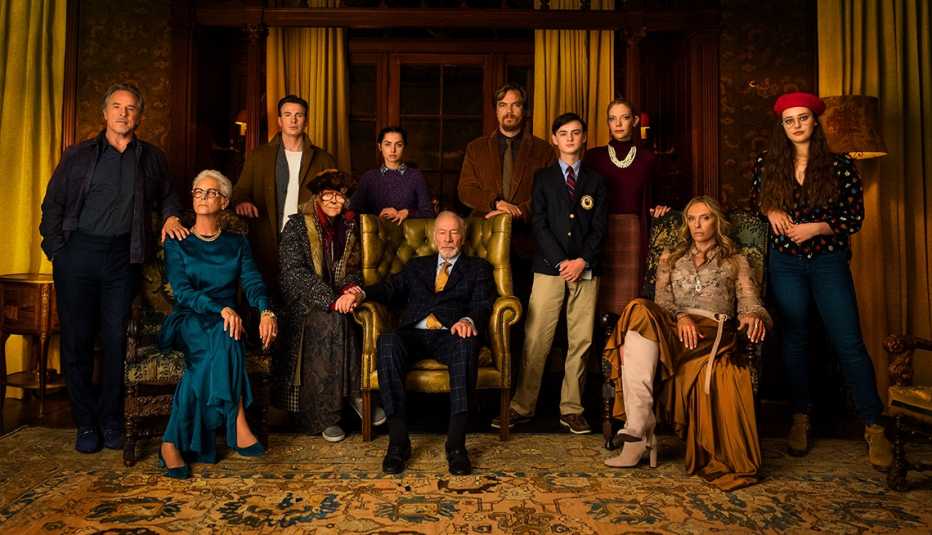 A photo of the cast of Knives Out