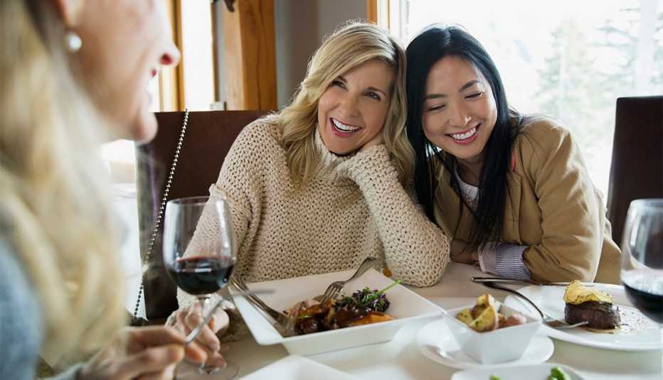 Close Friends and Loving Relationships Keep Our Brains Strong 