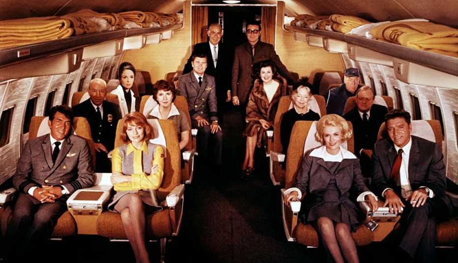 Dean Martin Jacqueline Bisset Jean Seberg Burt Lancaster Lloyd Nolan Maureen Stapleton Helen Hayes Van Heflin Dana Wynter Barry Nelson Barbara Hale George Kennedy George Seaton and Ross Hunter in a cast photo for the film Airport Dean Martin Jacqueline Bisset Jean Seberg Burt Lancaster Lloyd Nolan Maureen Stapleton Helen Hayes Van Heflin Dana Wynter Barry Nelson Barbara Hale George Kennedy George Seaton and Ross Hunter in a cast photo for the film Airport