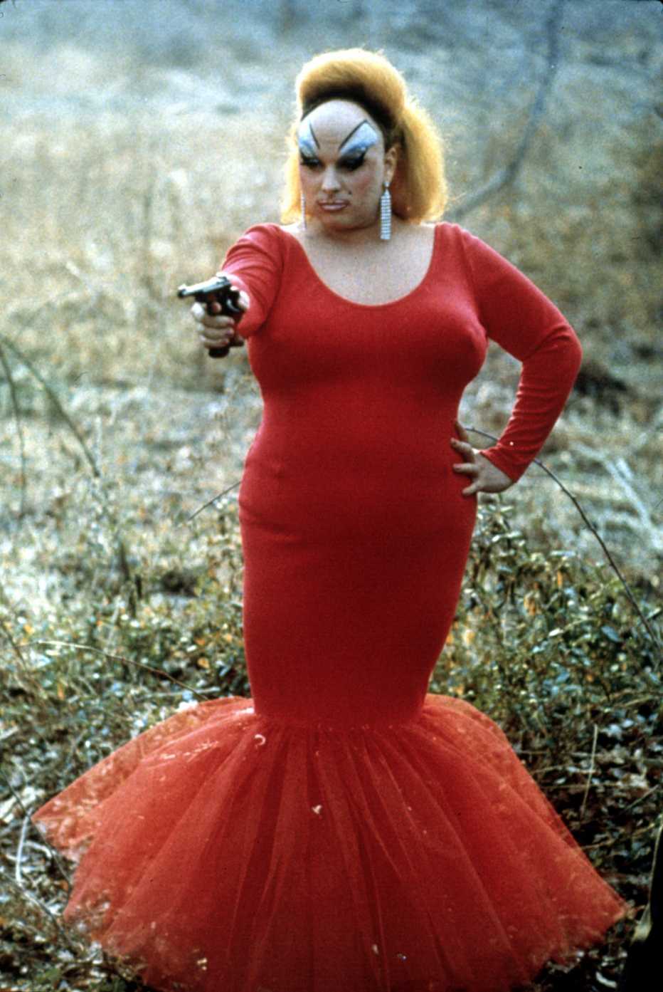 Divine points a gun in the film Pink Flamingos