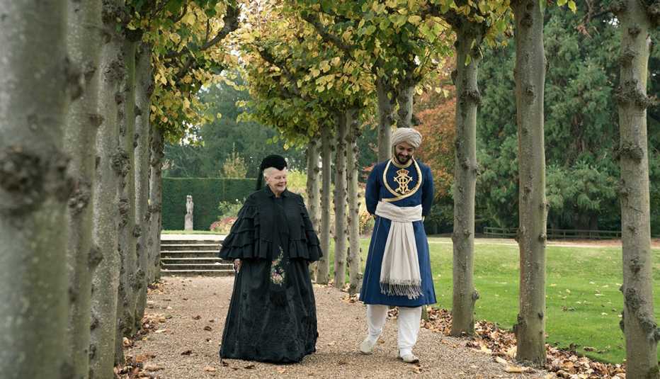 Judi Dench and Ali Fazal in 'Victoria and Abdul' Judi Dench and Ali Fazal in 'Victoria and Abdul'