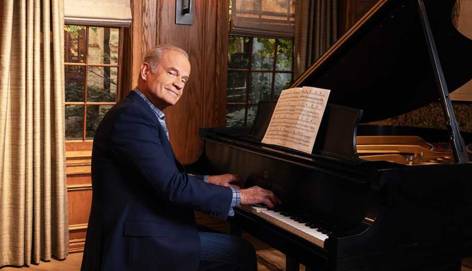 kelsey grammer reprises his role as frasier crane in the paramount plus series frasier