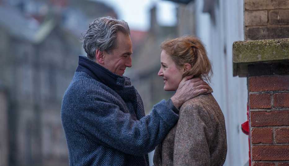 Daniel Day-Lewis and Vicky Krieps in 'Phantom Thread'