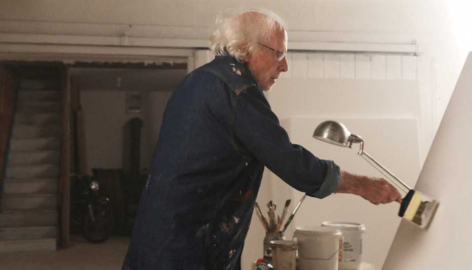 Bruce Dern as Richard Smythson in the film The Artist's Wife