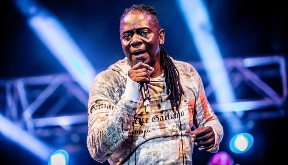 Earth Wind & Fire, Concert, On Stage, Performance, Philip Bailey, Singer, Band, Interview