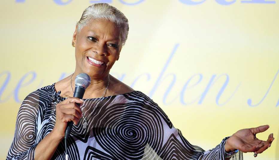 Dionne Warwick, Singer, Performance, Microphone, Interview Dionne Warwick, Singer, Performance, Microphone, Interview