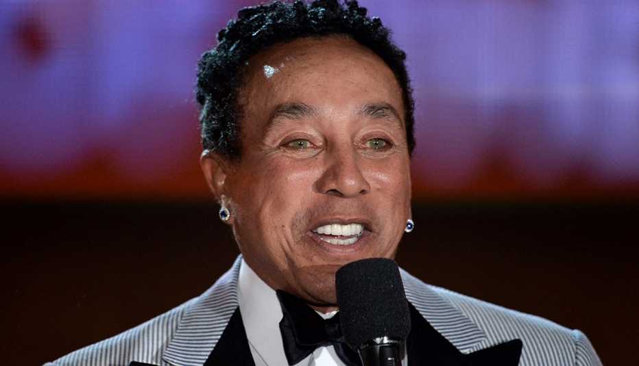 Smokey Robinson, Singer, Microphone, Grammy Awards, Question And Answer With Smokey Robinson Smokey Robinson, Singer, Microphone, Grammy Awards, Question And Answer With Smokey Robinson