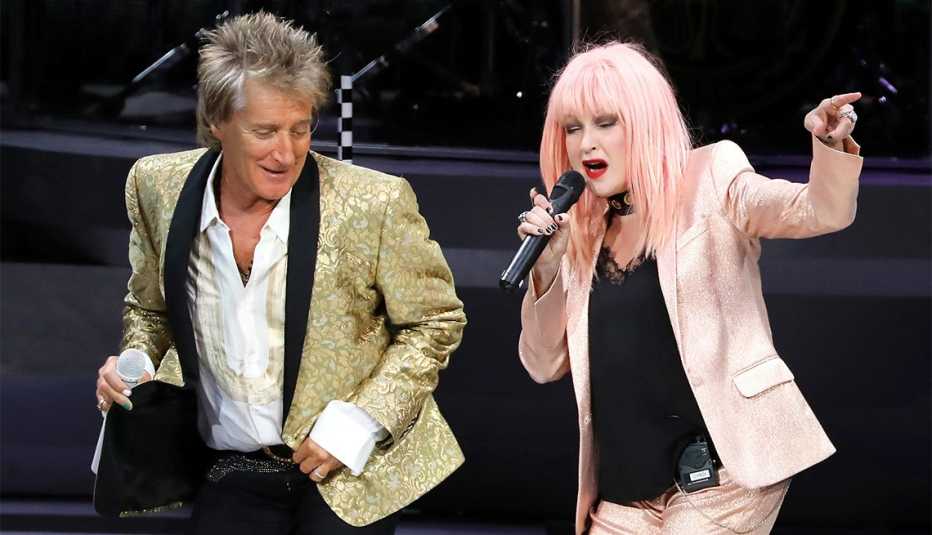 Rod Stewart and  Cyndi Lauper