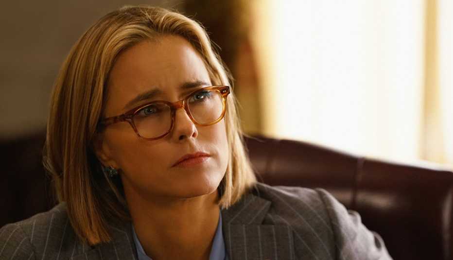 Téa Leoni has thin hair in a scene from "Madam Secretary."