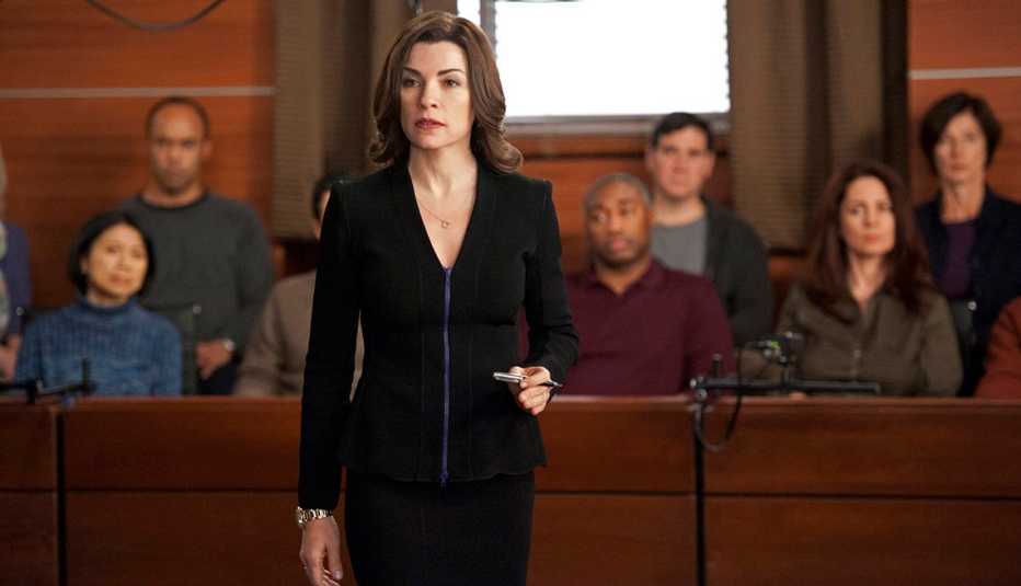 Julianna Margulies stands in front of a jury in a courtroom in the TV series The Good Wife Julianna Margulies stands in front of a jury in a courtroom in the TV series The Good Wife