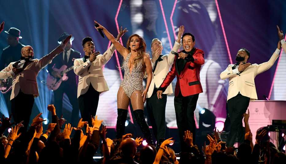Jennifer Lopez, Smokey Robinson