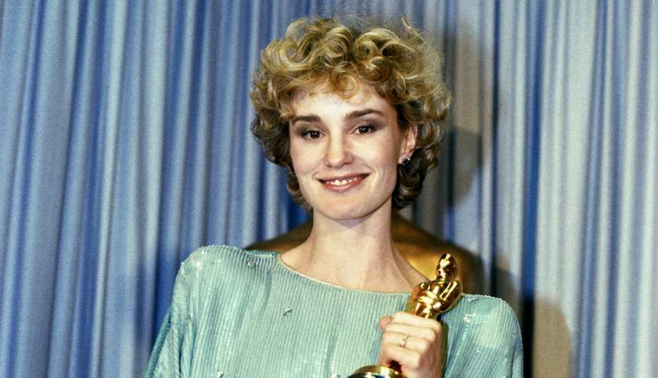 Jessica Lange holding the Oscar that she won for Best Actress in a Supporting Role, for her role in Tootsie Jessica Lange holding the Oscar that she won for Best Actress in a Supporting Role, for her role in Tootsie