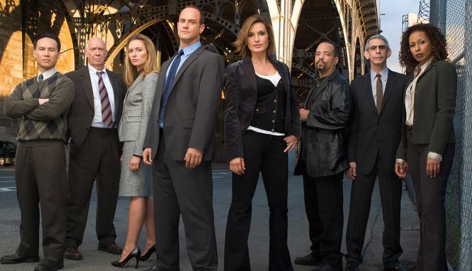 B.D. Wong, Dann Florek, Michaela McManus, Christopher Meloni, Mariska Hargitay, Ice-T, Richard Belzer and Tamara Tunie in Law and Order Special Victims Unit
