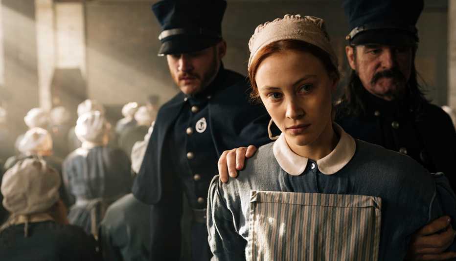 Sarah Gadon in 'Alias Grace'